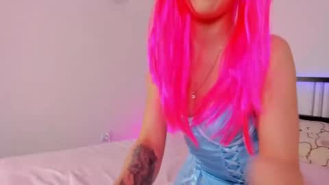 Elly online show from June 19, 2026, 3:05 pm