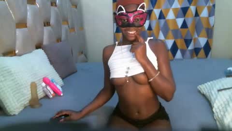 remmyqueen online show from April 21, 2026, 2:51 am
