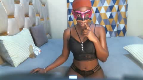 remmyqueen online show from April 21, 2026, 9:06 pm
