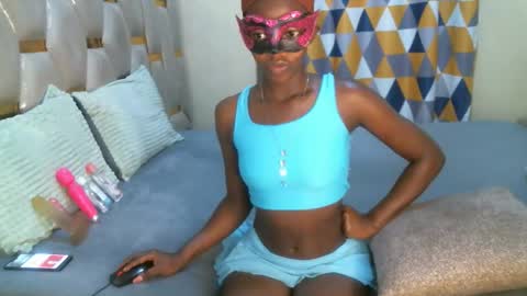 Snapshot of remmyqueen chatting on May 5, 2026, 5:15 am remmyqueen online show from May 5, 2026, 5:15 am