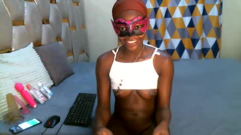 Snapshot of remmyqueen chatting on May 17, 2026, 9:00 pm remmyqueen online show from May 17, 2026, 9:00 pm