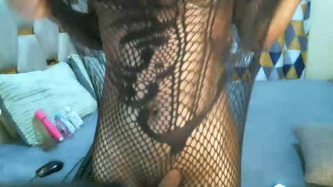 Snapshot of remmyqueen chatting on May 27, 2026, 10:29 pm remmyqueen online show from May 27, 2026, 10:29 pm