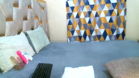 Snapshot of remmyqueen chatting on May 28, 2026, 11:40 am remmyqueen online show from May 28, 2026, 11:40 am