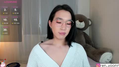 Snapshot of ren_yoonn chatting on June 1, 2026, 9:00 am Ren online show from June 1, 2026, 9:00 am