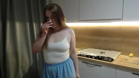 Snapshot of renae_tom chatting on June 2, 2026, 7:16 pm Renae Tom online show from June 2, 2026, 7:16 pm