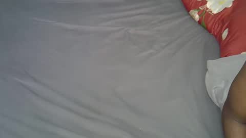 renal_queen online show from November 24, 2025, 5:40 am