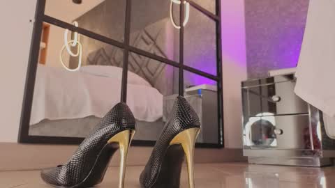 Renata 3 online show from October 10, 2025, 4:06 pm