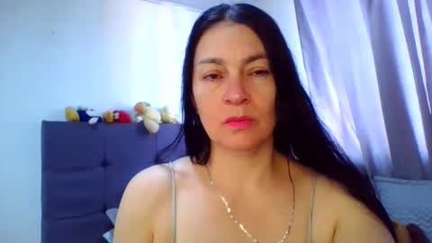 Snapshot of renata_hot1 chatting on June 1, 2026, 7:15 pm renata_hot1 online show from June 1, 2026, 7:15 pm