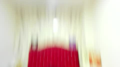 RENATA VALENTINA online show from April 19, 2026, 11:42 am