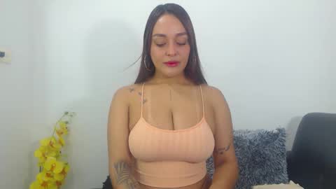 renatabrownn28 online show from March 9, 2026, 4:27 am