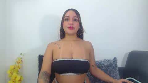 renatabrownn28 online show from March 14, 2026, 8:42 am