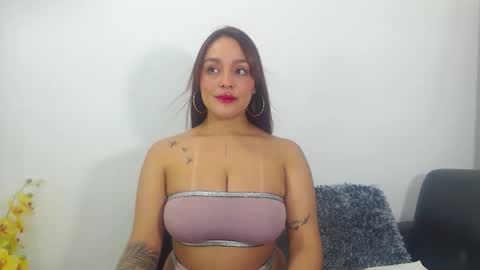 renatabrownn28 online show from April 1, 2026, 1:17 am