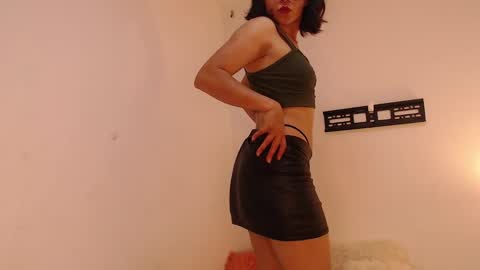 renataj online show from October 21, 2025, 9:15 pm