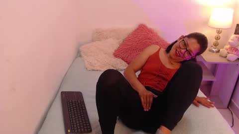 renataj online show from October 22, 2025, 9:03 pm