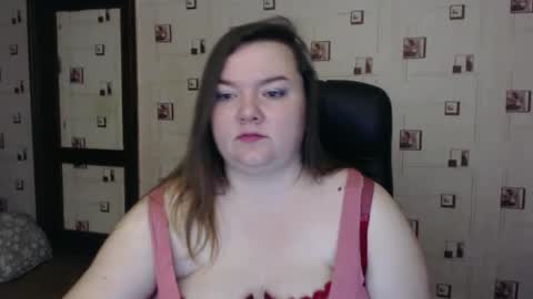 renataoia online show from December 16, 2024, 4:27 pm