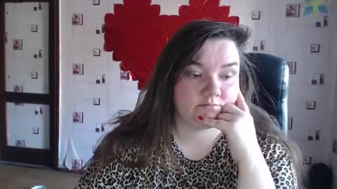 renataoia online show from March 11, 2025, 11:55 am