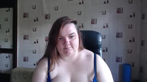 Snapshot of renataoia chatting on June 1, 2026, 2:08 pm renataoia online show from June 1, 2026, 2:08 pm