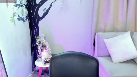      online show from September 18, 2025, 11:56 am