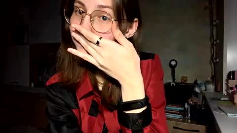 Mia online show from February 5, 2026, 4:22 pm