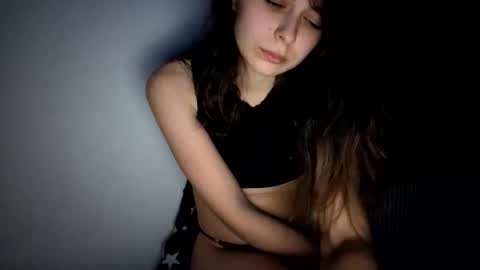 renee_loah online show from November 13, 2025, 10:19 pm