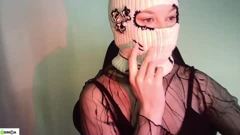 Snapshot of renesme_lusilia chatting on May 2, 2026, 2:05 am Renesme White Im here from Monday to Friday online show from May 2, 2026, 2:05 am