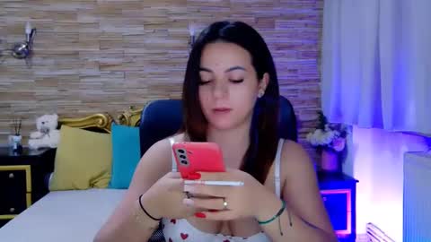 renesmesweet online show from February 12, 2025, 9:42 am