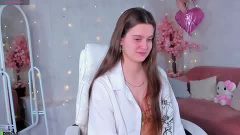 Renesmy online show from March 5, 2026, 12:06 am