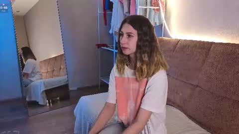 Snapshot of renettaschmeling chatting on June 18, 2026, 5:06 pm Christina online show from June 18, 2026, 5:06 pm