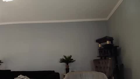 Snapshot of renigendur chatting on May 6, 2026, 8:52 am ReniGendur online show from May 6, 2026, 8:52 am