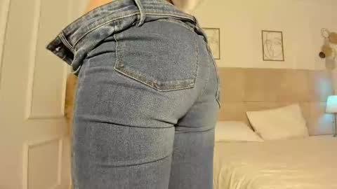 Rennatha online show from March 2, 2025, 3:37 pm