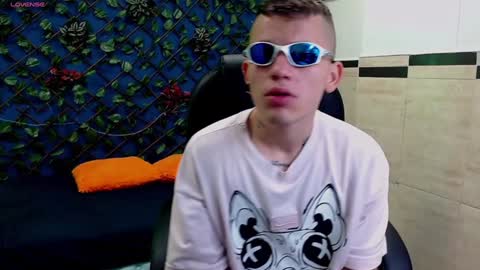 R E N E  online show from January 11, 2025, 4:16 am