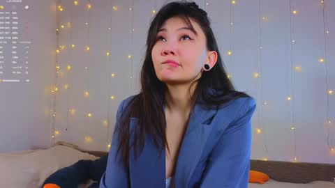 renochka online show from December 22, 2024, 7:11 am