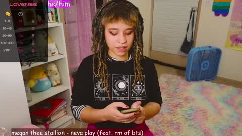 Snapshot of renpuppy chatting on January 5, 2025, 5:51 am REN online show from January 5, 2025, 5:51 am