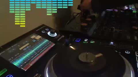 GearPorn online show from November 24, 2025, 9:36 pm