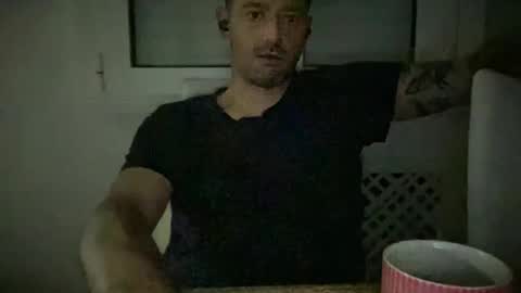 Snapshot of retroxsky chatting on June 1, 2026, 11:28 pm retroxsky online show from June 1, 2026, 11:28 pm