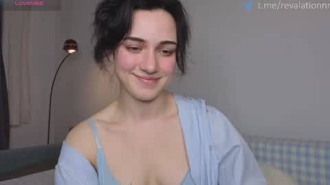 Ewiwi online show from April 20, 2026, 3:37 pm