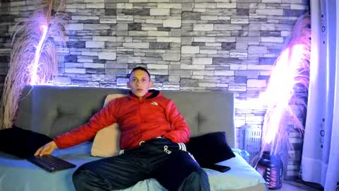 reymasterhot online show from October 8, 2025, 10:51 pm