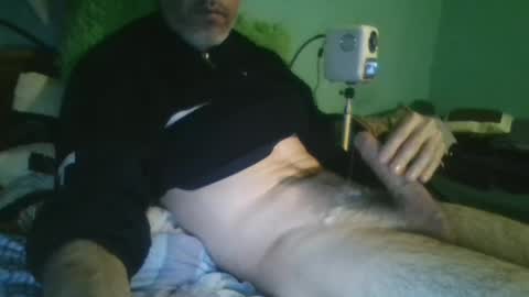 reyes_albert2006 online show from January 25, 2025, 7:39 pm