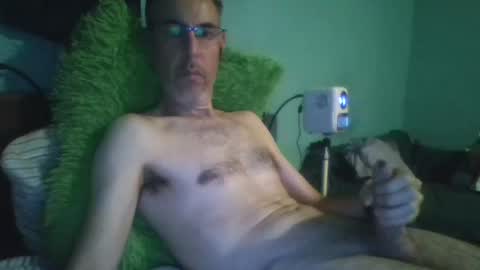 reyes_albert2006 online show from September 16, 2025, 11:00 am