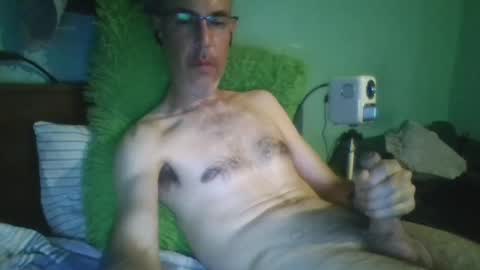 reyes_albert2006 online show from September 22, 2025, 6:37 am