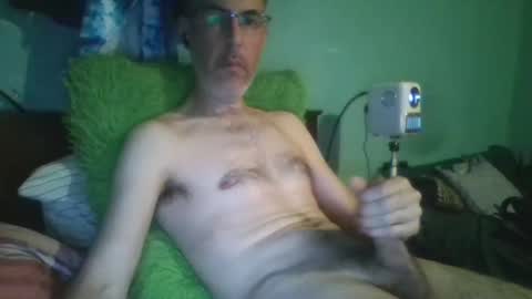 Snapshot of reyes_albert2006 chatting on May 1, 2026, 12:10 pm reyes_albert2006 online show from May 1, 2026, 12:10 pm