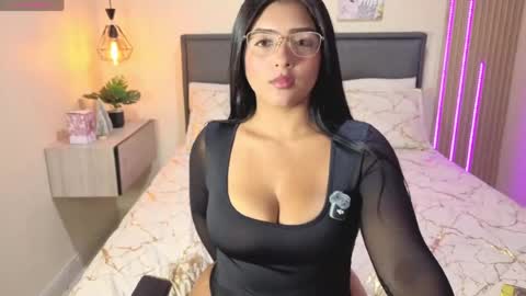 Snapshot of reyesalana chatting on August 4, 2026, 10:23 pm alana online show from August 4, 2026, 10:23 pm
