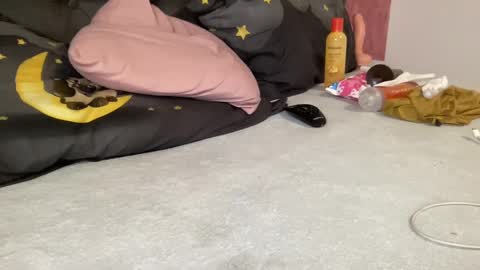 reyna77 online show from December 3, 2024, 6:26 am