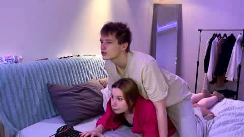 Lola online show from April 9, 2026, 10:04 pm