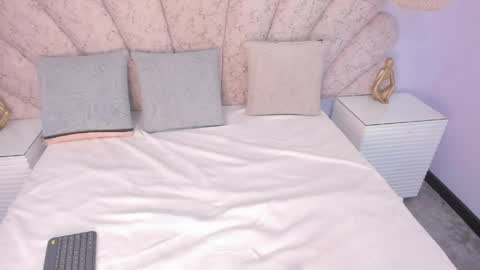 Reze  online show from April 21, 2026, 6:44 pm