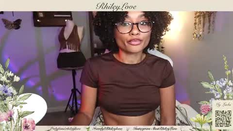 Snapshot of rhileylove chatting on July 18, 2026, 1:32 am Rhileylove online show from July 18, 2026, 1:32 am