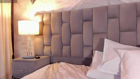 Riana online show from March 12, 2025, 11:20 am