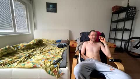 ricciardio online show from October 10, 2025, 9:41 am