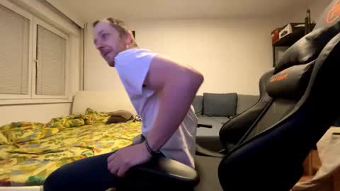 ricciardio online show from November 4, 2025, 4:39 pm