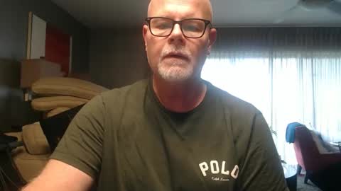 Snapshot of rich32937 chatting on April 2, 2026, 4:15 pm rich32937 online show from April 2, 2026, 4:15 pm